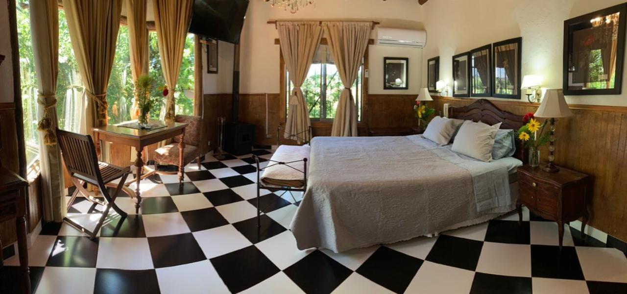 Hotel Vendimia Parador Санта Крус Екстериор снимка